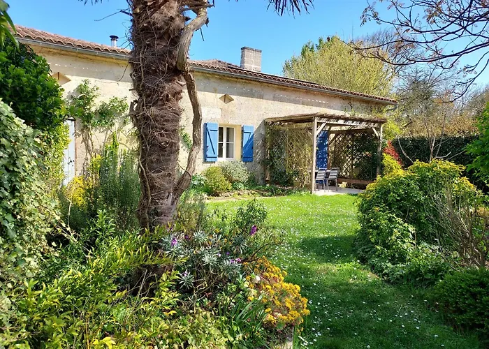 Dom wakacyjny De Fenouil, Piscine, Parc, 3 Etoiles Civrac-de-Blaye